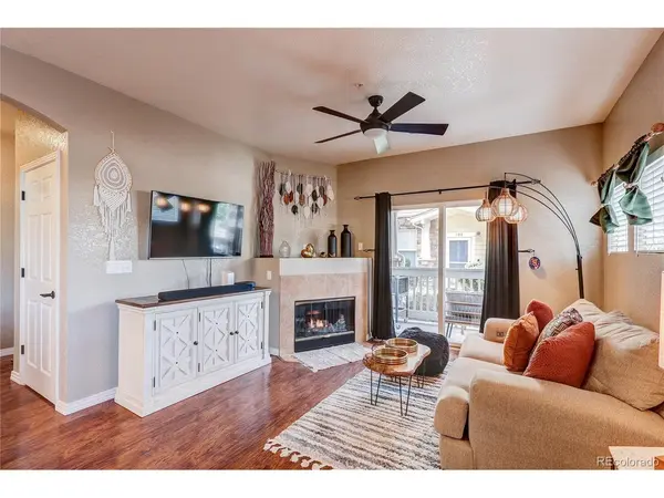 9511 Pearl #101, Parker, CO 80134