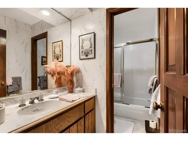 4255 S Olive #8, Denver, CO 80237
