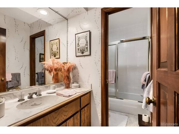 4255 S Olive #8, Denver, CO 80237