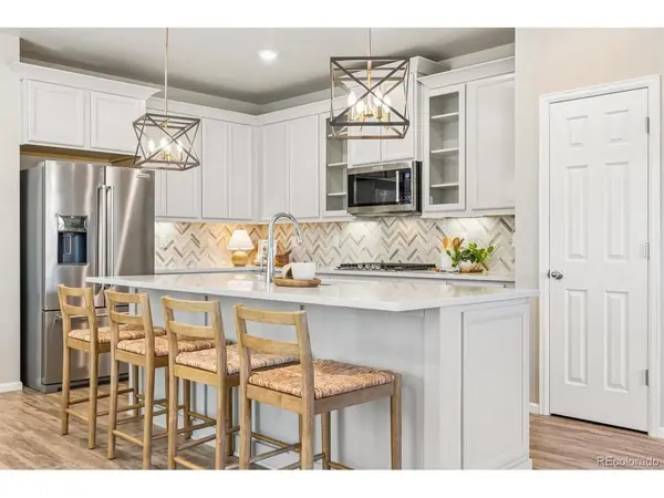 399 Courtfield, Castle Rock, CO 80108