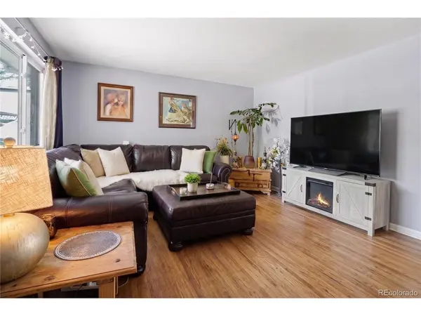 1092 S Iris, Lakewood, CO 80226