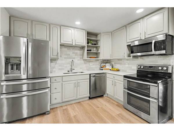 1174 Olathe, Aurora, CO 80011