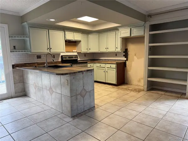 2090 Summerfield, Castle Rock, CO 80104