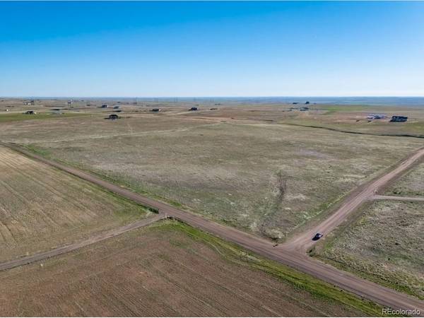 58701 E Lake, Strasburg, CO 80136