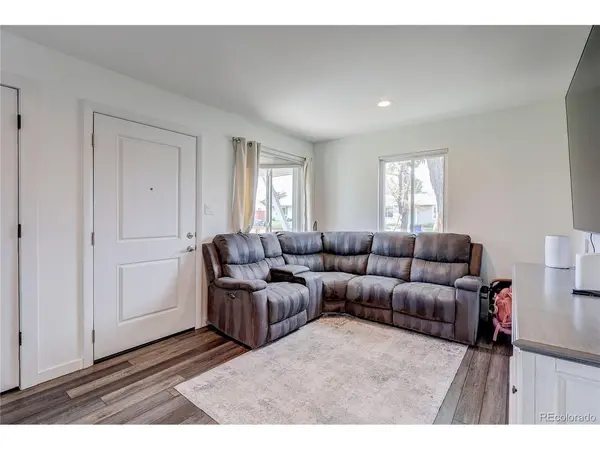 705 Newark, Aurora, CO 80010