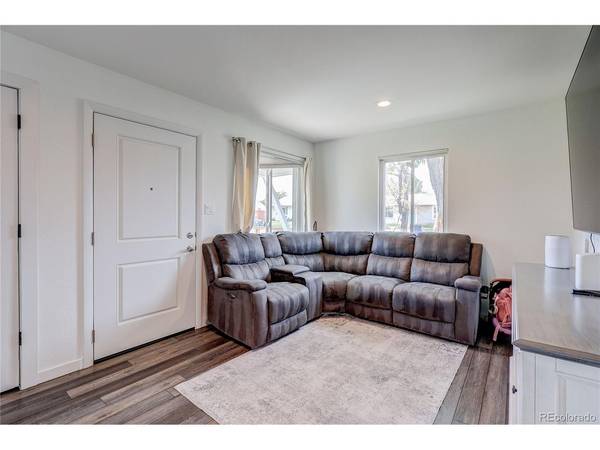 705 Newark, Aurora, CO 80010
