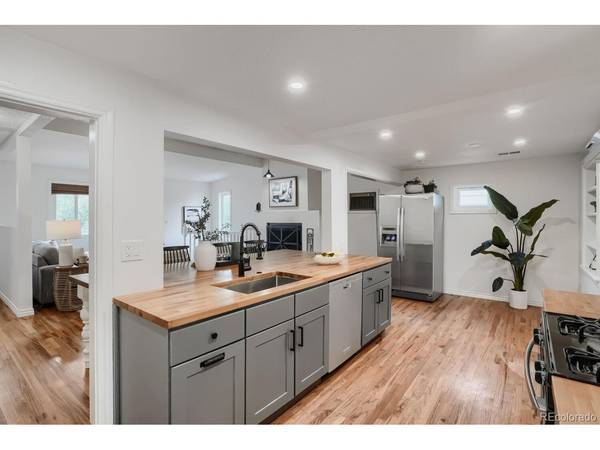 1769 Geneva, Aurora, CO 80010