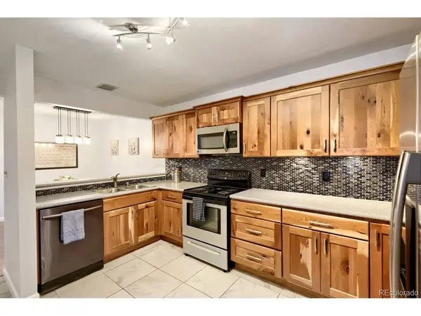2330 E Fremont #19-J, Centennial, CO 80122