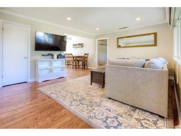 5656 S Elmwood, Littleton, CO 80120