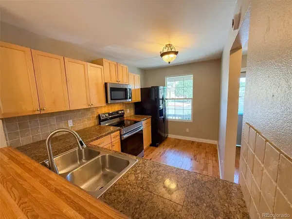 10577 W Maplewood #B, Littleton, CO 80127