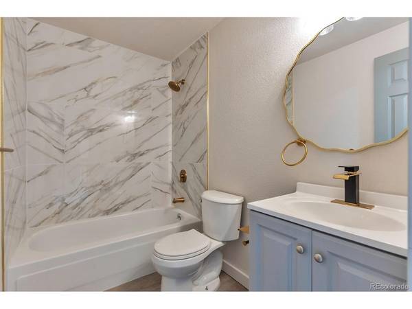 5121 Dillon, Denver, CO 80239
