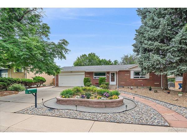 655 S Oakland, Aurora, CO 80012
