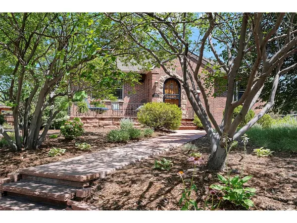 1090 Bonnie Brae, Denver, CO 80209