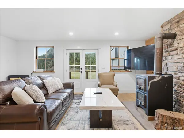1636 Lakemoor, Florissant, CO 80816