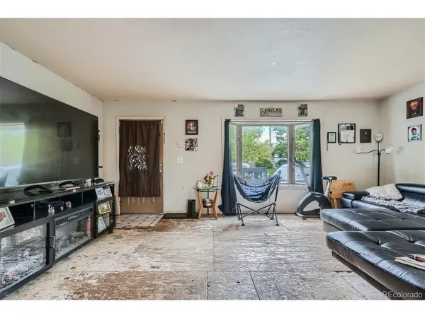 6952 Mariposa, Denver, CO 80221