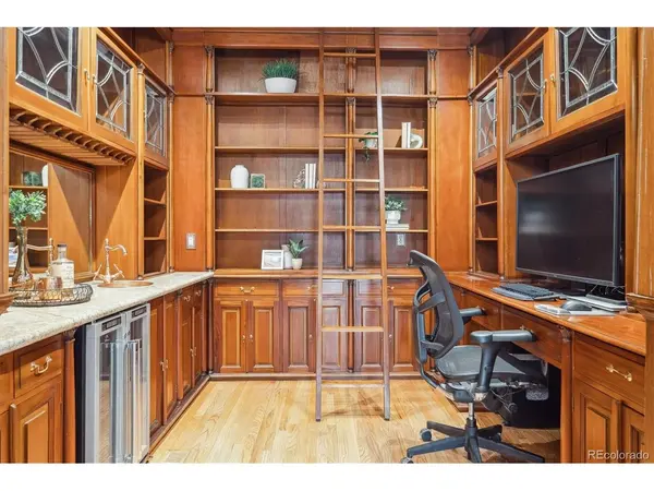 1022 N Pearl #101, Denver, CO 80203