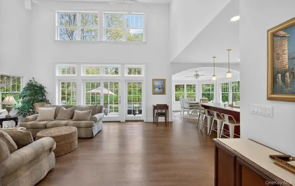 9 Briarsweet LN, East Hampton, NY 11937