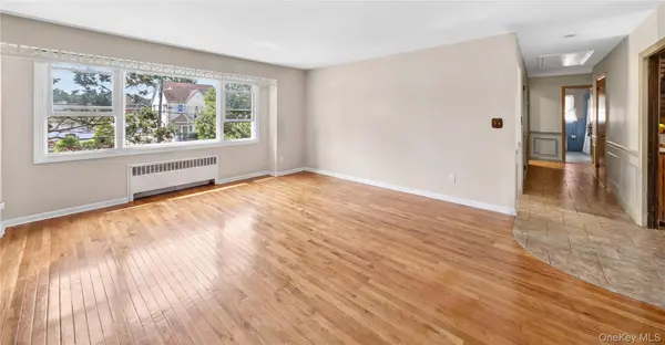 240 Pearl ST, Lawrence, NY 11559