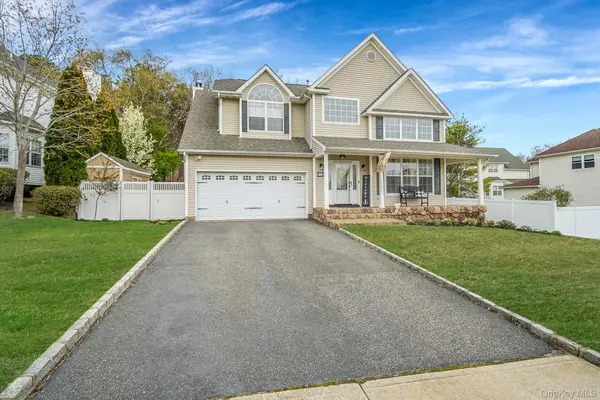 52 Shady View XING, Manorville, NY 11949