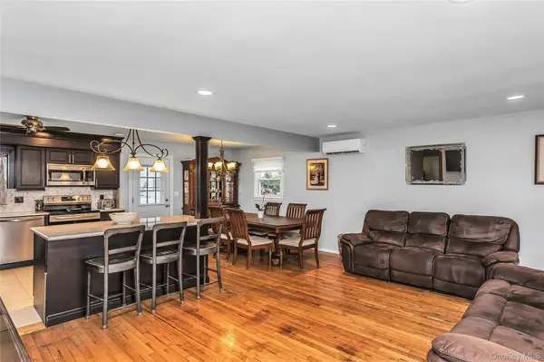 195 Nims AVE, West Babylon, NY 11704