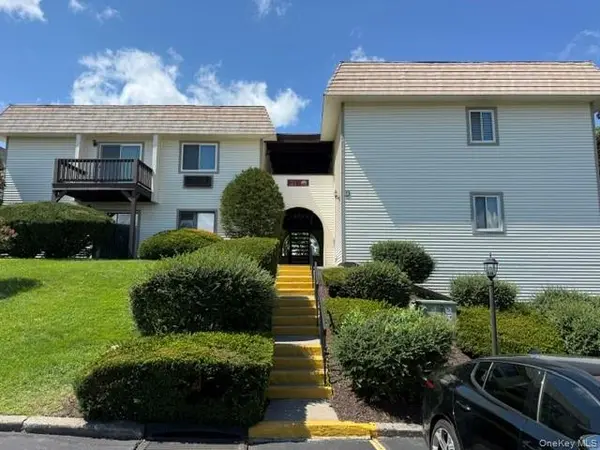 21 Village Park DR #1B, Fishkill, NY 12524