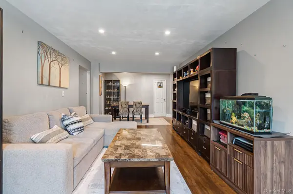 209-15 18th AVE #3D, Bayside, NY 11360