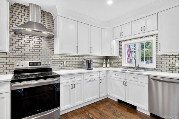 38 Laurel ST, Garden City, NY 11530