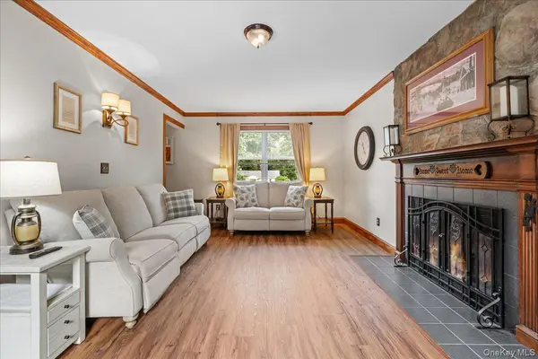 7 Laura RD, Monroe, NY 10950