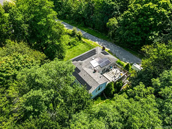 136 Woodhull RD, Huntington, NY 11743
