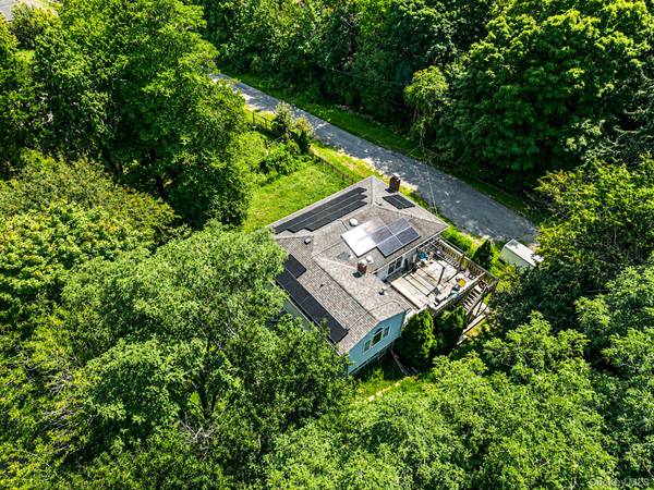136 Woodhull RD, Huntington, NY 11743