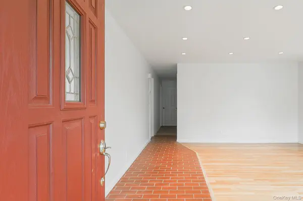 59 Wood ST #1st Floor, Lynbrook, NY 11563