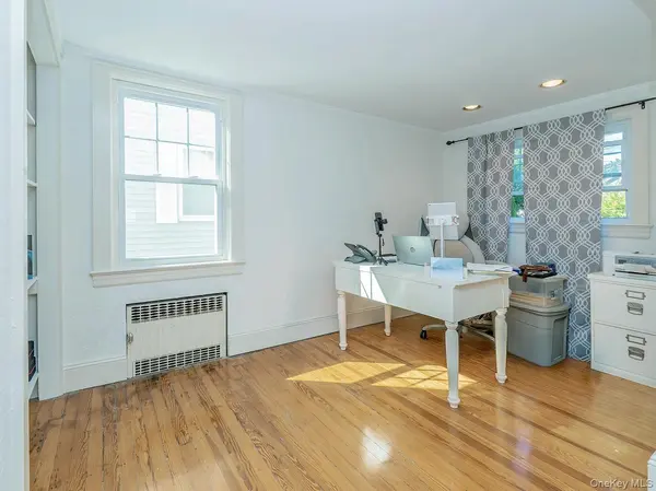 57 Irma AVE, Port Washington, NY 11050