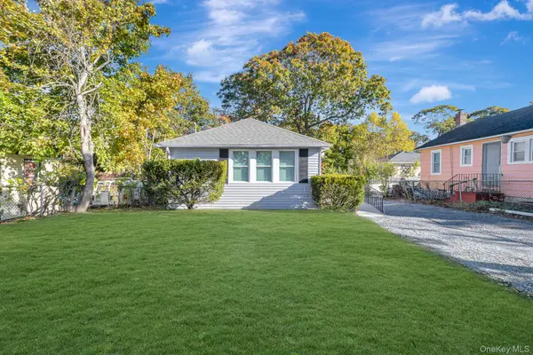 860 Flanders RD, Flanders, NY 11901