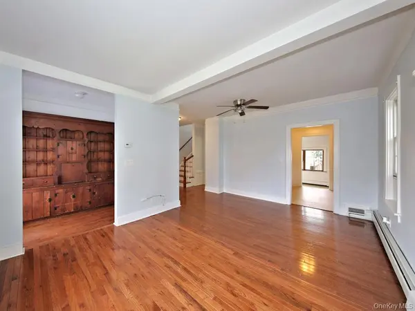 14 Weeks PL, New Rochelle, NY 10801