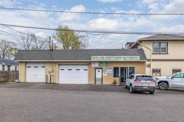 400 Lake AVE, Saint James, NY 11780