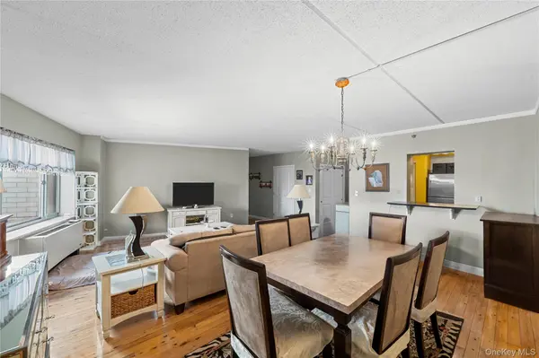 136 Beach 117th ST #UPH1, Rockaway Park, NY 11694