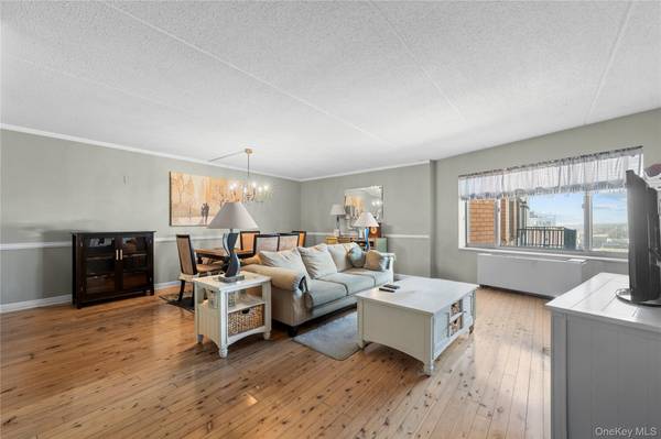 136 Beach 117th ST #UPH1, Rockaway Park, NY 11694