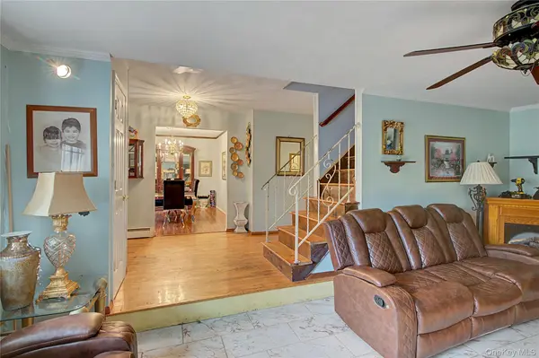 89 Sportsmen ST, Central Islip, NY 11722