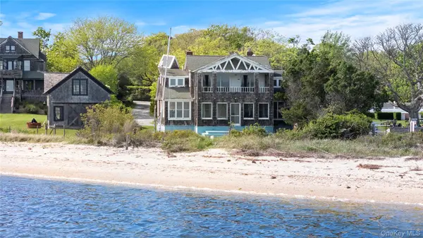 4 Shore RD, Bellport Village, NY 11713