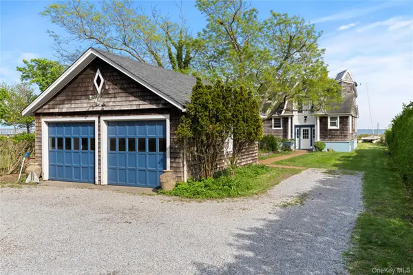 4 Shore RD, Bellport Village, NY 11713