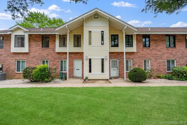 2 Idaho CT #2, Coram, NY 11727