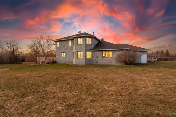 2166 E Detroit St, Superior, WI 54880