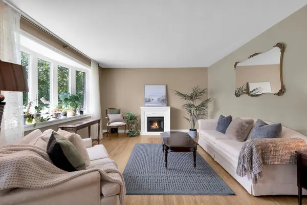 36 May AVE, East Gwillimbury, ON L0G 1V0