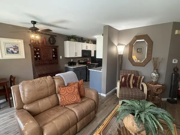 2909 Foggy Glen DR, Valparaiso, IN 46385