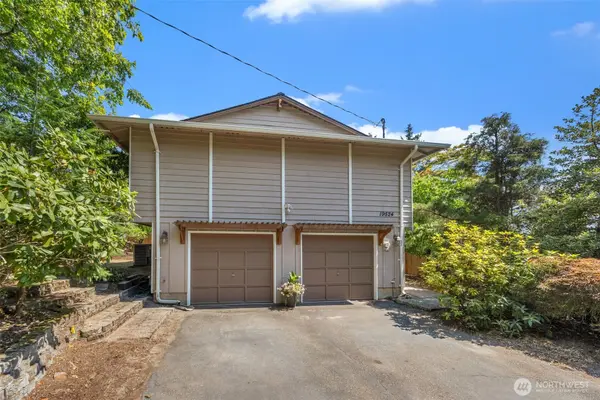 19524 53rd AVE NE, Lake Forest Park, WA 98155