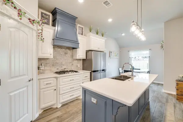 10524 SW 55th ST, Mustang, OK 73064