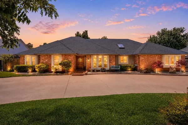 808 Glenridge DR, Edmond, OK 73013