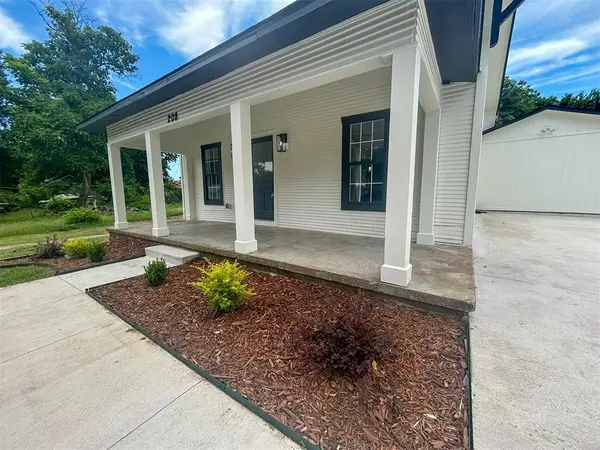 208 W Apache ST, Marlow, OK 73055