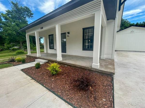 208 W Apache ST, Marlow, OK 73055