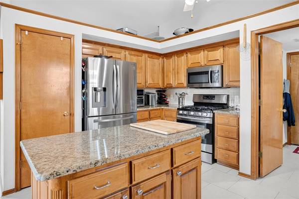 1717 Hemingway DR, Edmond, OK 73013